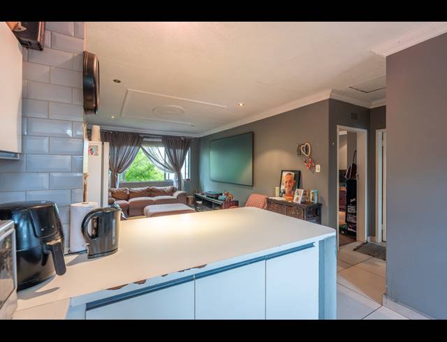 2 BEDROOM APARTMENT FOR SALE IN BUCCLEUCH
